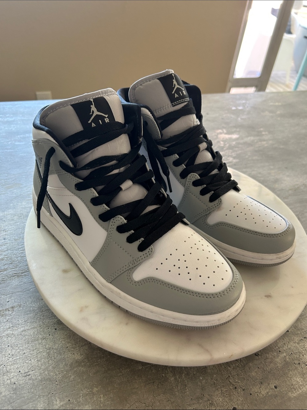 Jordan Air Retro High-Top Sneakers in White, Grey & Black M- 9